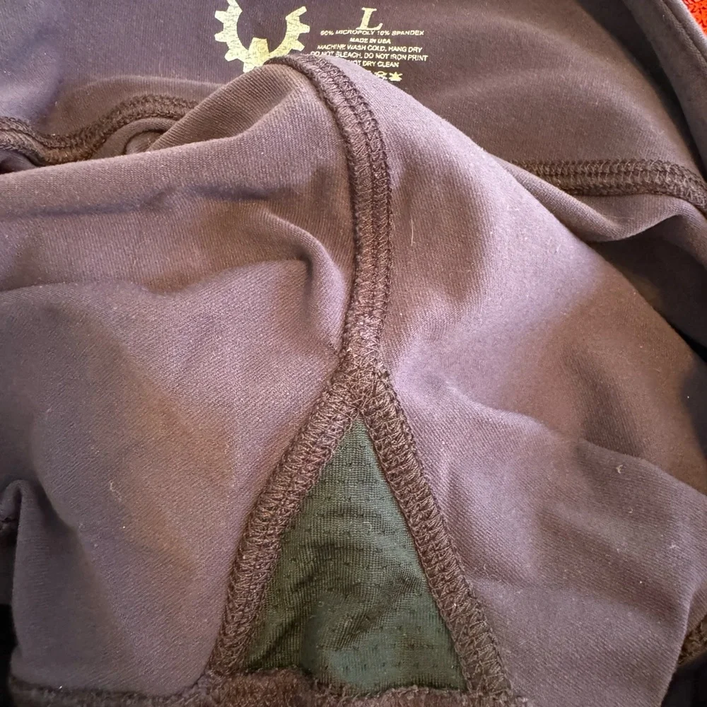 Exercise Shorts - Large - Picture 3 of 4